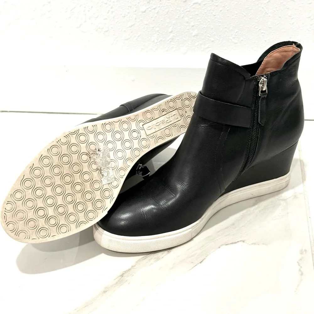 L. Paolo Black leather High top Wedge Ankle Booties 9.5‎